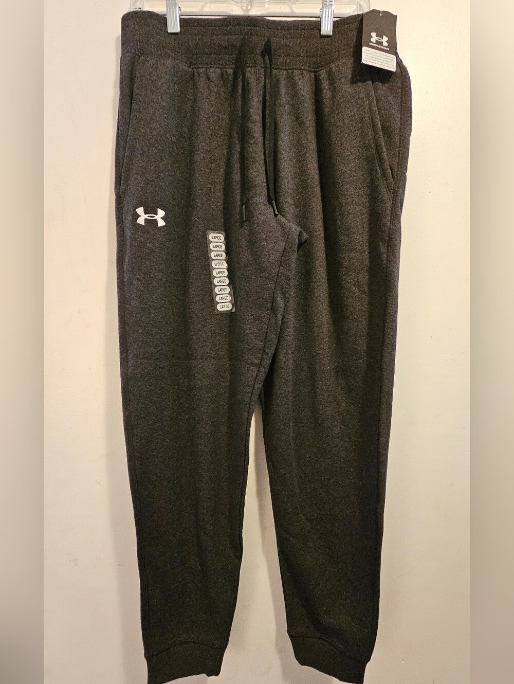 NWT Under Armour Hustle Fleece Joggers Men's Large Black Loose Fit